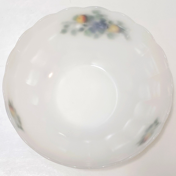 🇨🇵 Vintage Arcopal France "Fruits de France" Milk Glass Serving Bowl - Picture 3 of 13